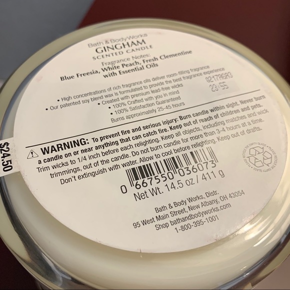 Bath & Body Works Gingham Scented Candle - Picture 4 of 4